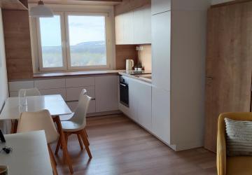 Reality Prenájom: Kompletne zrekonštruovaný 3-izbový byt – Pečnianska