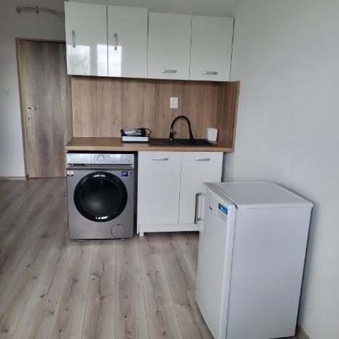 Reality Ponúkame na prenájom príjemnú garsónku v mestskej časti Bratislava –