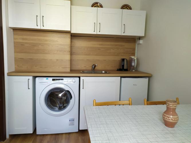 Reality PRENÁJOM – 1-izbový byt 33 m² s veľkou loggiou (7 m²) – Donnerova ulica,