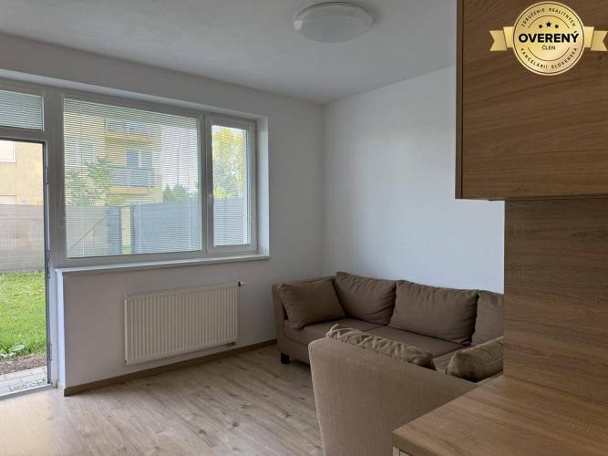 Reality Nový zariadený  3izb. priestor s predzáhradkou. B. Kostol