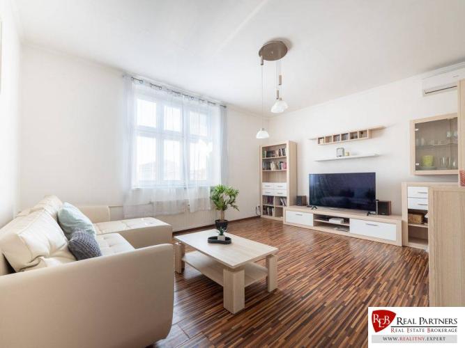 Reality REB.sk ponúka na predaj veľký 2izb. byt na začiatku Vajnorskej ul.