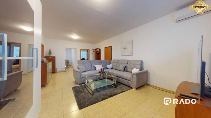 Reality RentHub I Pekný a priestranný zariadený 3-izb. byt I Krásnohorská ul.