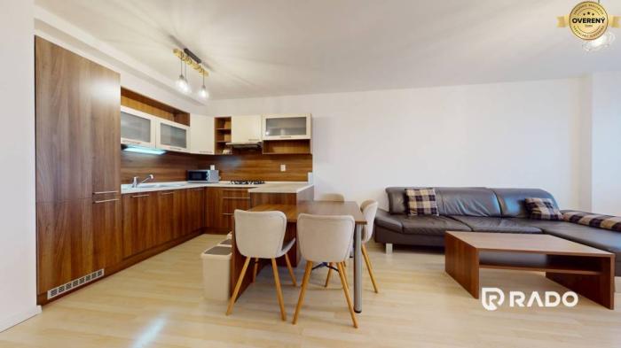 Reality RentHub | Svetlý priestranný 2 izbový byt | parkovanie | Vápenná