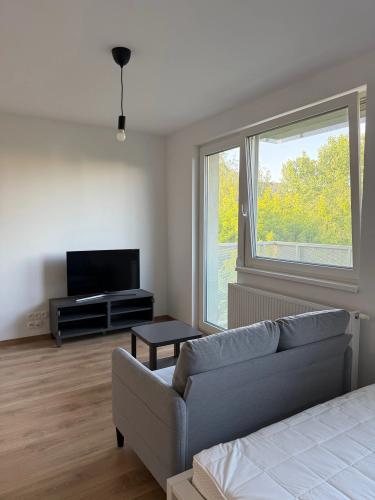 Reality Prenájom 1-izbového bytu – Ovocné sady, Ivanská cesta,