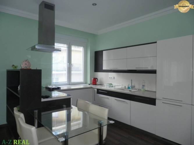 Reality Prenájom 2 izbového zariadeného bytu v Starom Meste, Floglova ul.