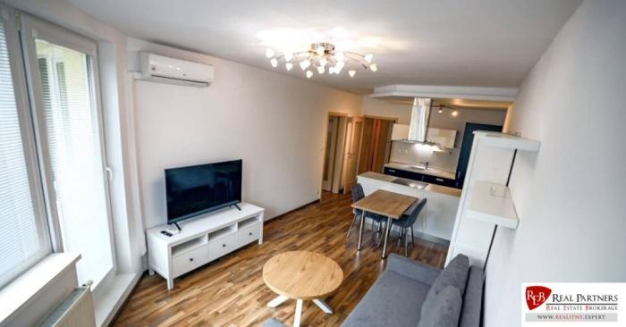 Reality Prenájom 2-izb.byt s loggiou a garážou, Bratislava-Ružinov