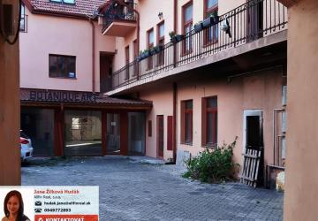 Reality Bývanie v meštianskom dome na pešej zóne v Prešove