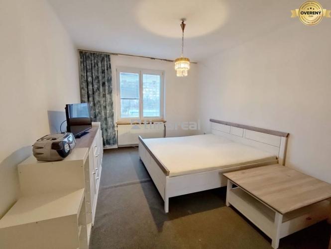 Reality Priestranný 2i byt v centre Senca s čiastočnou rekonštrukciou