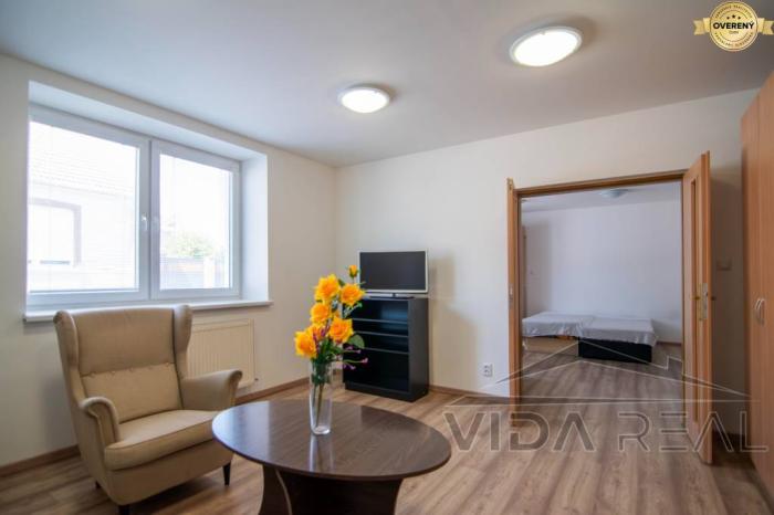 Reality Veľkometrážny 2-izbový byt v rodinnom dome, Trnava