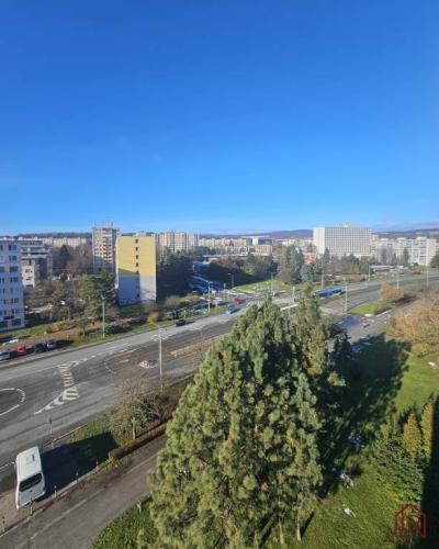 Reality Predaj 4i byt, staršia rek., 70 m2+lódžia, Trieda SNP, Terasa, Košice