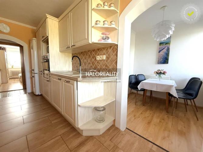 Reality REZERVOVANÉ - Predaj, trojizbový byt Tekovské Lužany - ZNÍŽENÁ CENA - EXKLUZÍVNE HALO REALIT