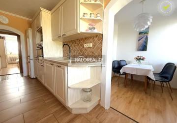 Reality REZERVOVANÉ - Predaj, trojizbový byt Tekovské Lužany - ZNÍŽENÁ CENA - EXKLUZÍVNE HALO REALIT