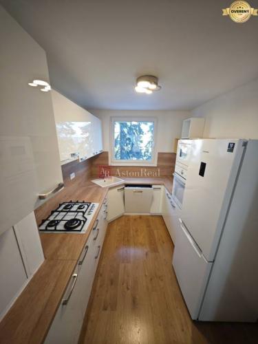 Reality Predaj -3 izb byt Bauring 70m2 Tulská kompletne zrekonštruovaný