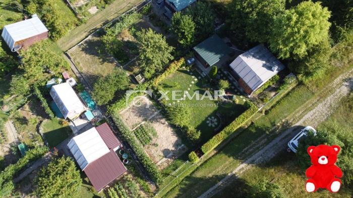 Reality Predaj: Krásna záhrada s chatkou a altánkom, Zlatý Potok, Zvolen