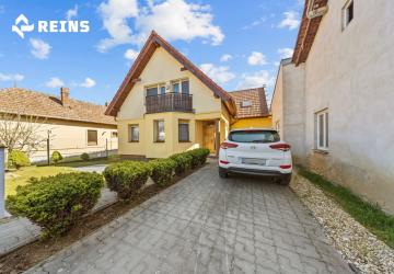 Reality Príjemný priestranný 7-izbový rodinný dom, Poštová, Bernolákovo.