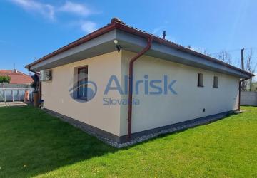 Reality NOVOSTAVBA - MODERNÝ 4 IZB. BUNGALOV S GARÁŽOU V OBCI OĽDZA