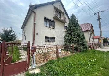 Reality Na predaj viacgeneračný rodinný dom v Sľažanoch so 14 árovou záhradou