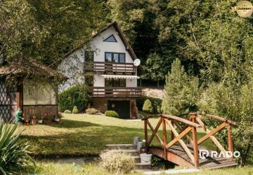 Reality RADO | Rekr. dom zariadený so stavbami | Belušské Slatiny