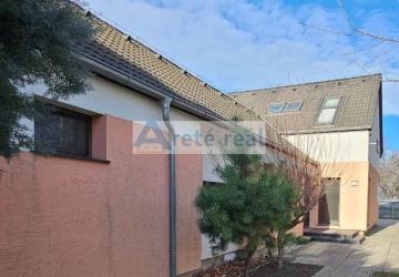 Reality Areté real - Predaj samostatne stojaceho rodinného domu v pokojnej tichej lokalite v obci Nová De
