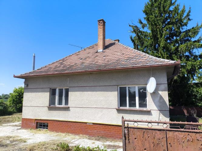 Reality LEN U NÁS! - 4izbový rodinný dom - Michal na Ostrove