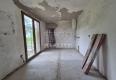 Reality DOM NA REKONŠTRUKCIU S VEĽKÝM POZEMKOM 1 093 m² – NITRIANSKE PRAVNO, NOVÁ STRECHA, PLASTOVÉ 