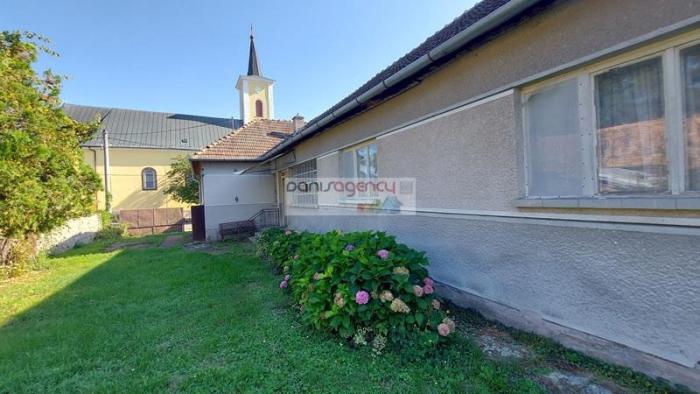 Reality Ponúkame exkluzívne na predaj RD v obci Nová Dedina - postavený na pozemku o výmere 1277 m2