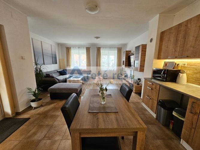 Reality Areté real - Predaj veľmi pekného, zrekonštruovaného rodinného domu  vo výbornej lokalite v P