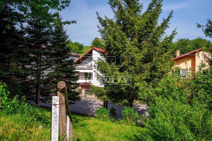 Reality 5 izbový rodinný dom, 1052m2, Dolná Mičiná