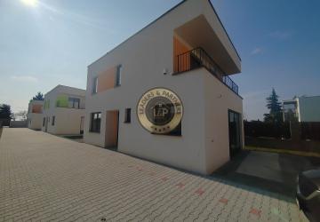 Reality Posledné dva 5 izbové RD vo Veľkom Bieli pri jazere