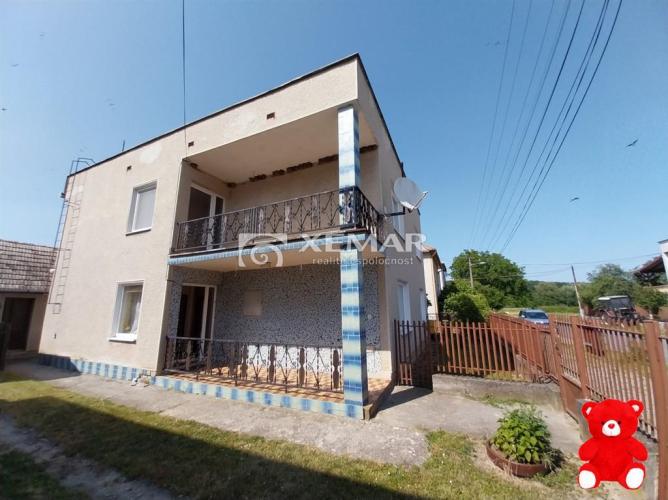 Reality Predaj poschodového domu ako dve bytové jednotky Tomášovce