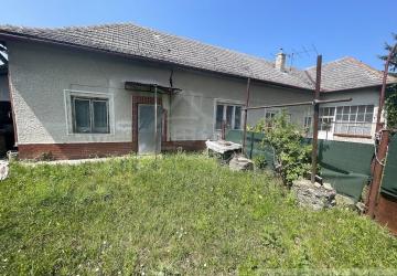 Reality Rodinný dom vhodný na rekonštrukciu v kľudnej časti obce Tvrdošovce