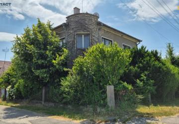 Reality Pôvodný rožný rodinný dom v obci Banka pri Piešťanoch