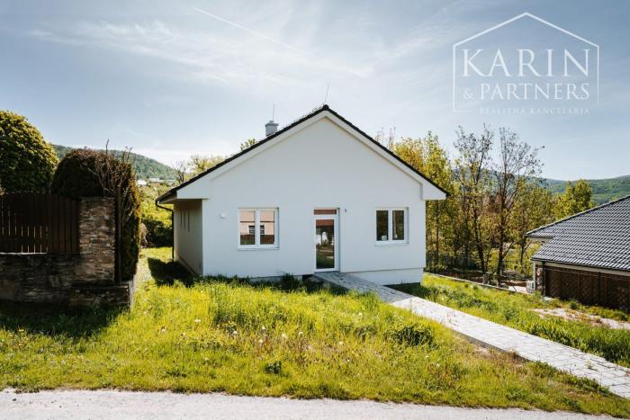 Reality Novostavba 4i rodinného domu v obci Prievaly v blízkosti Malých Karpát