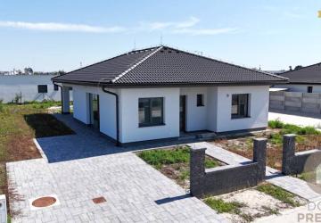 Reality SAMOSTATNE STOJACÍ BUNGALOV- 108m2 + krytá terasa 12m2, ROŽNÝ POZEMOK