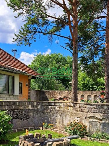 Reality Predaj: Rodinný 2 izbový dom, 98,5m2, pozemok 623m2, Mošovce, okres Turčianske Teplice (246-12-M