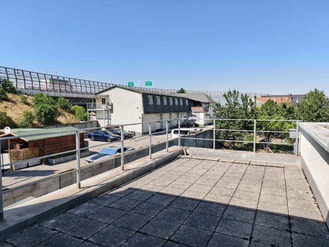 Reality Areté real - Prenájom dvojpodlažného rodinného domu s profesionálnym nahrávacím štúdiom, u