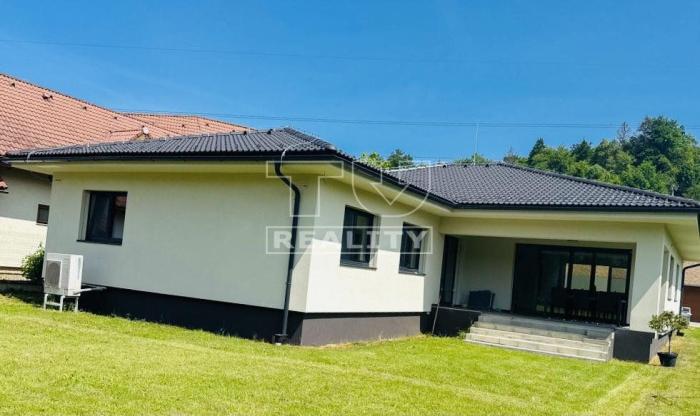 Reality VEĽKOMETRÁŽNY RD V TRNOVOM, 180m2 úžitková plocha, pozemok 1057m2
