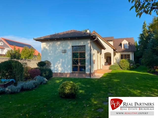 Reality Predaj luxusná 5 izbová Vila,440 m2,pozemok 1061m2,garáž,bazén,BA II.