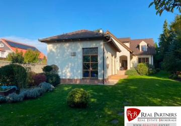 Reality Predaj luxusná 5 izbová Vila,440 m2,pozemok 1061m2,garáž,bazén,BA II.
