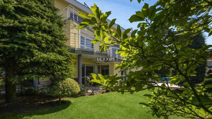 Reality LEXXUS-PREDAJ 7i rodinný dom s bazénom, BA I., Slávičie údolie, 896 m2