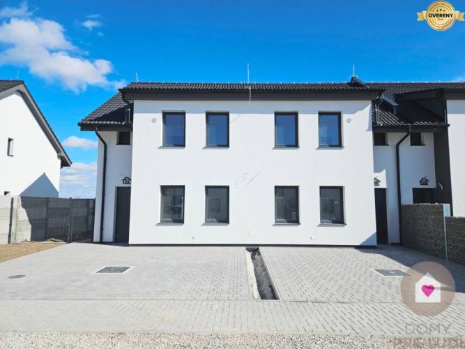 Reality SKOLAUDOVANÝ NÍZKOENERGETICKÝ 4-IZBOVÝ RD S TEPEL. ČERPADLOM