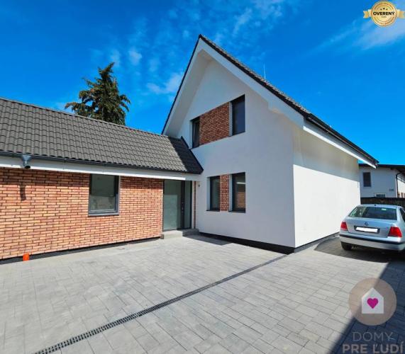Reality 4-IZBOVÝ RODINNÝ DOM, 3 x parking, BAII – Vrakuňa, Hradská ul.