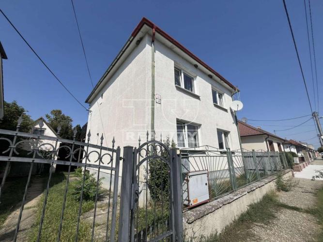 Reality 4 izb.RD,139 m2, úžitková 270 m2, na pozemku 677 m2, v Galante