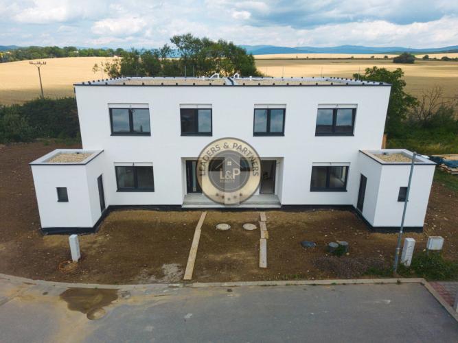 Reality Na predaj moderný dvojdom – Mokrance, nová tichá lokalita