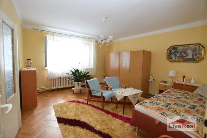 Reality 3izb RD, Pezinok, tichá ulička, časť Cajla, pozemok 6,4á, všetky siete