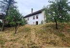 Reality Domčeka a chatka s hospodárskymi budovami pod lyžiarskym strediskom Urbanov vrch Čierny Balog