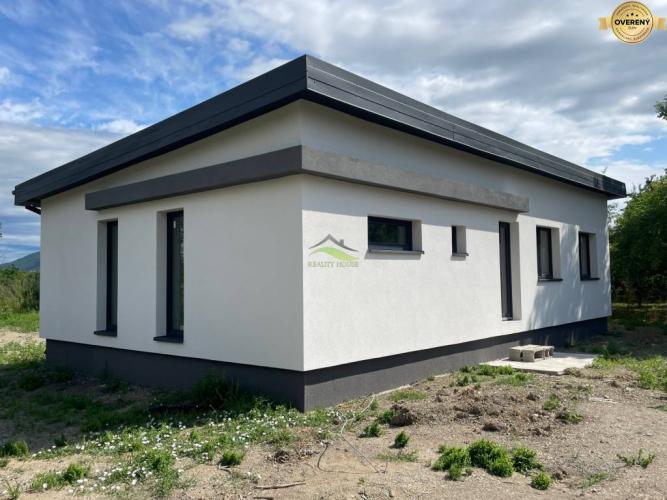 Reality Moderný NOVÝ Dom pod Lesom blízko Mesta, so záhradou 800m2- 149.900€