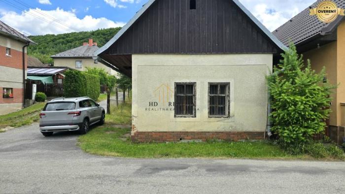 Reality Nehnuteľnosť s Pridanou Hodnotou: Pozemok so Starším RD v Šálkovej