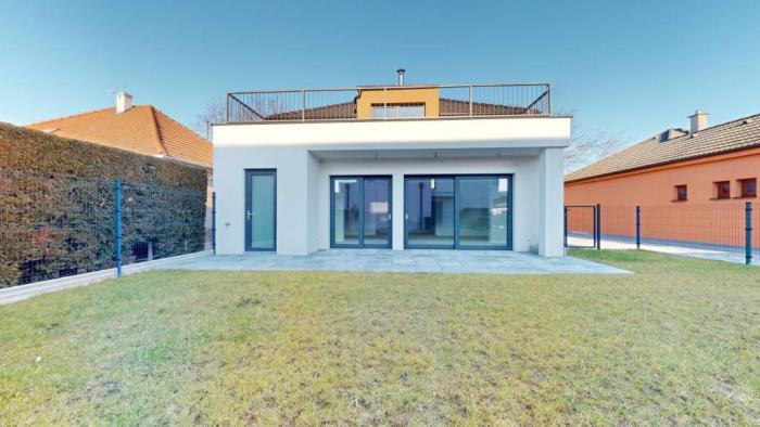 Reality Moderný dvojpodlažný holodom  5i rodinného domu v Jarovciach