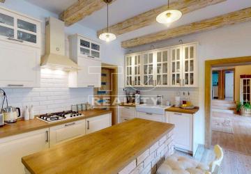 Reality Na predaj krásny rodinný dom s hosťovským domčekom Topoľčany - Tvrdomestice